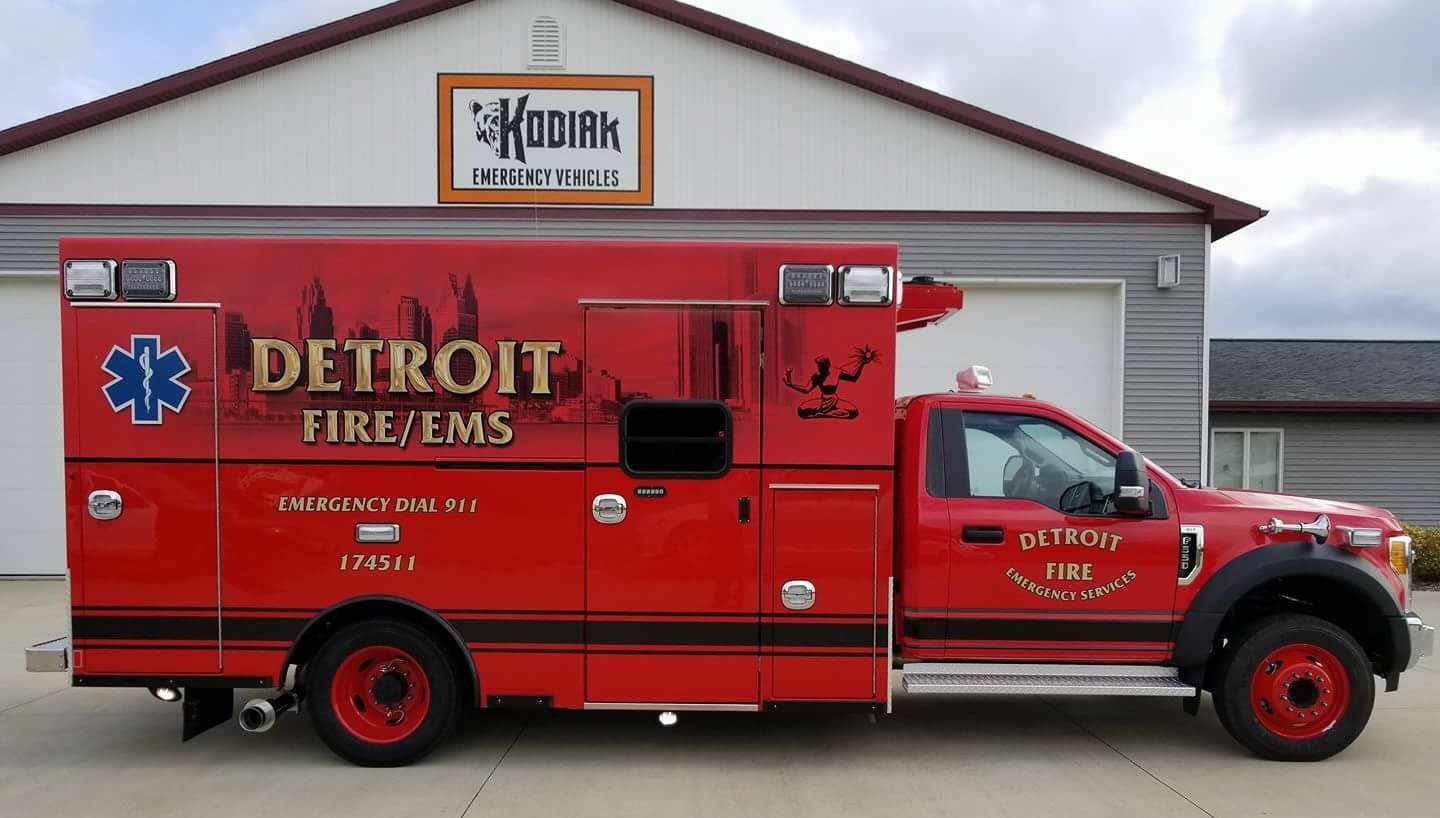 Detriot Fire EMS Braun New Ambulance.jpg
